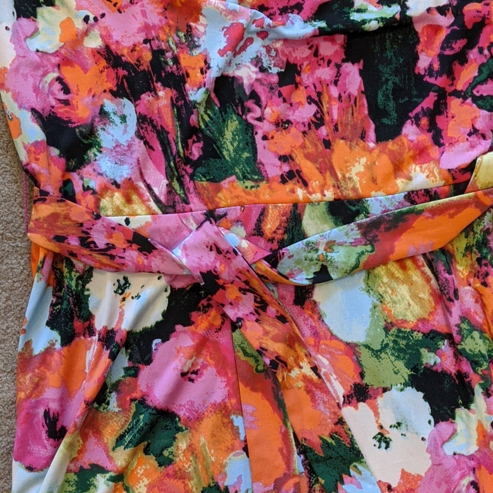 Dress - Picture 4 of 4